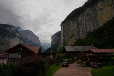Wengernalp Demiryolu 'ndan Lauterbrunnen Vadisi manzarası