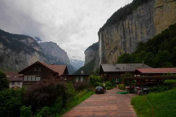 Wengernalp Demiryolu 'ndan Lauterbrunnen Vadisi manzarası