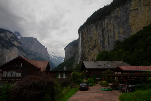 Wengernalp Demiryolu 'ndan Lauterbrunnen Vadisi manzarası