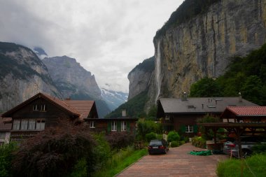Wengernalp Demiryolu 'ndan Lauterbrunnen Vadisi manzarası