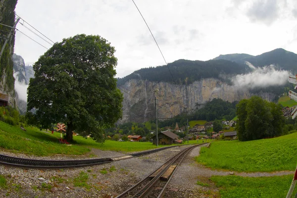 Wengernalp Demiryolu Ndan Lauterbrunnen Vadisi Manzarası — Stok fotoğraf