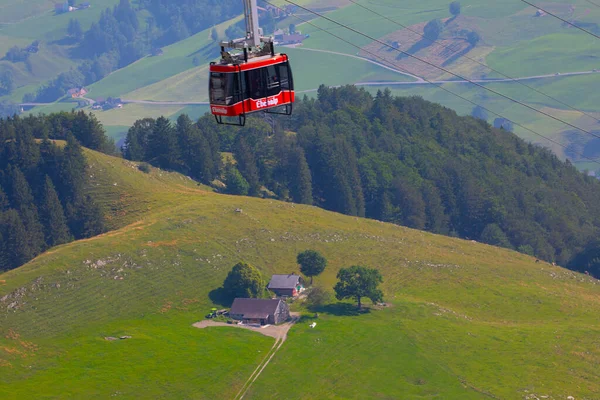 Rumah Tamu Aescher Wildkirchli Bawah Tebing Gunung Ebenalp Swiss Adalah — Stok Foto