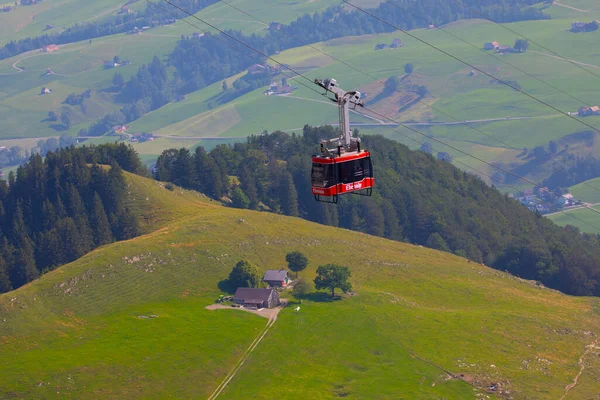 Rumah Tamu Aescher Wildkirchli Bawah Tebing Gunung Ebenalp Swiss Adalah — Stok Foto