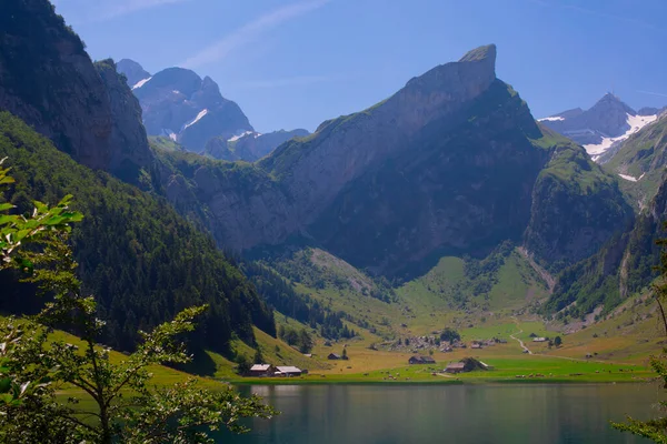 Lago Seealpsee Cerca Appenzell Los Alpes Suizos Ebenalp Suiza — Foto de Stock