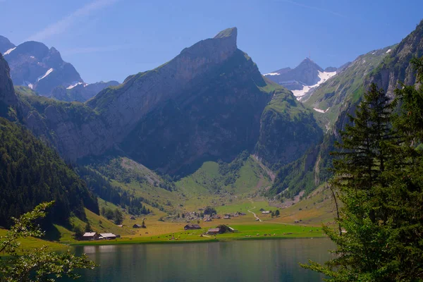 Lake Seealpsee Közelében Appenzell Svájci Alpokban Ebenalp Svájc — Stock Fotó