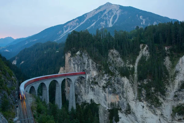 Ledovcový Expres Švýcarsku Landwasser Viaduct — Stock fotografie