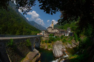 Lavertezzo Valle Verzasca, İsviçre Alpleri, İsviçre