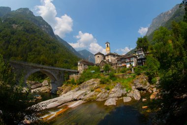Lavertezzo Valle Verzasca, İsviçre Alpleri, İsviçre