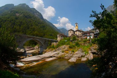 Lavertezzo Valle Verzasca, İsviçre Alpleri, İsviçre