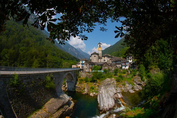 Lavertezzo Köyü, Valle Verzasca, Ticino, İsviçre