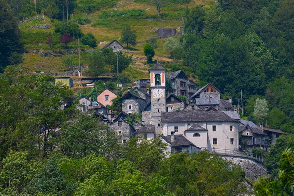 Wieś Lavertezzo Valle Verzasca Ticino Szwajcaria — Zdjęcie stockowe