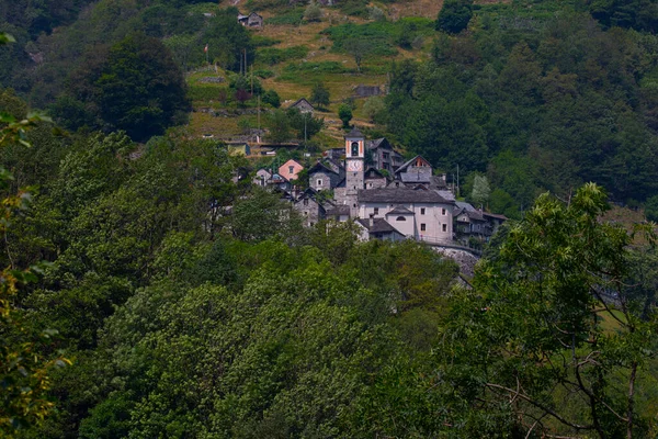 Wieś Lavertezzo Valle Verzasca Ticino Szwajcaria — Zdjęcie stockowe