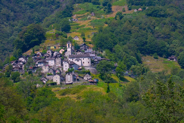 Wieś Lavertezzo Valle Verzasca Ticino Szwajcaria — Zdjęcie stockowe