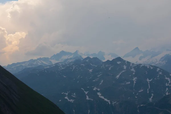 スイスの美しい山の峠 グリムセルパス フルカパス — ストック写真