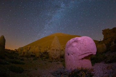 Nemrut Dağı milli parkındaki yıldız heykeli izleri, Kahta Adiyaman, Türkiye