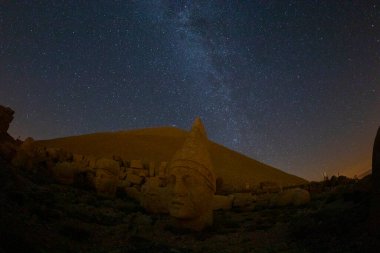 Nemrut Dağı milli parkındaki yıldız heykeli izleri, Kahta Adiyaman, Türkiye