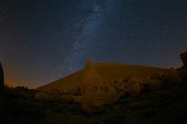 Nemrut Dağı milli parkındaki yıldız heykeli izleri, Kahta Adiyaman, Türkiye