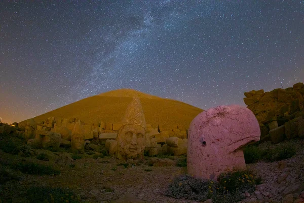Nemrut Dağı milli parkındaki yıldız heykeli izleri, Kahta Adiyaman, Türkiye