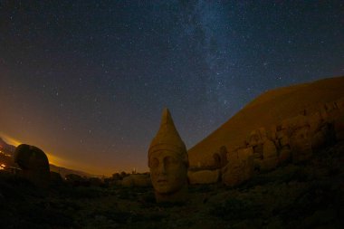 Nemrut Dağı milli parkındaki yıldız heykeli izleri, Kahta Adiyaman, Türkiye