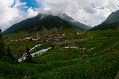 Türkiye 'nin Karadeniz bölgesinde Rize' nin Elevit tepelerinden güzel bir manzara.