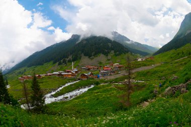Türkiye 'nin Karadeniz bölgesinde Rize' nin Elevit tepelerinden güzel bir manzara.