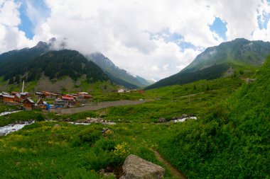Türkiye 'nin Karadeniz bölgesinde Rize' nin Elevit tepelerinden güzel bir manzara.