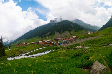 Türkiye 'nin Karadeniz bölgesinde Rize' nin Elevit tepelerinden güzel bir manzara.