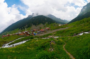 Türkiye 'nin Karadeniz bölgesinde Rize' nin Elevit tepelerinden güzel bir manzara.