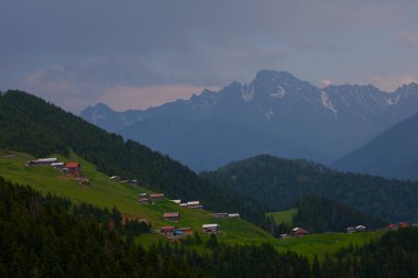 Pokut Platosu Rize Camlihemsin, Pokut Platosu Karadeniz ve Türkiye. Rize, Türkiye.