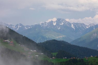 Kackar dağları ve sal yaylaları, chaletler