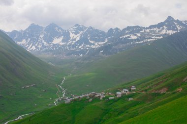 Burası Türkiye 'nin Karadeniz Bölgesi, dağlar Kackars.