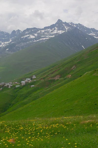 Burası Türkiye 'nin Karadeniz Bölgesi, dağlar Kackars.