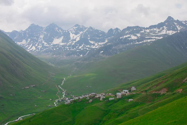 Burası Türkiye 'nin Karadeniz Bölgesi, dağlar Kackars.