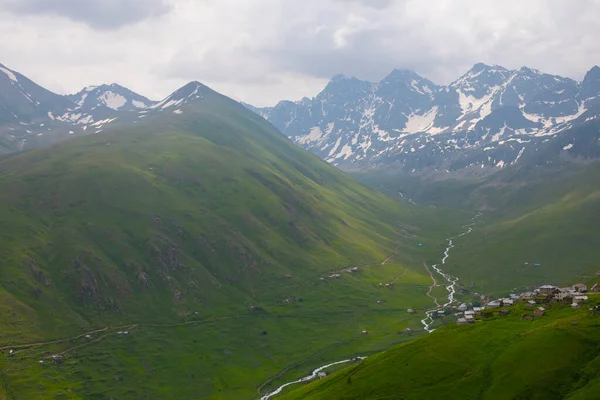 Burası Türkiye 'nin Karadeniz Bölgesi, dağlar Kackars.