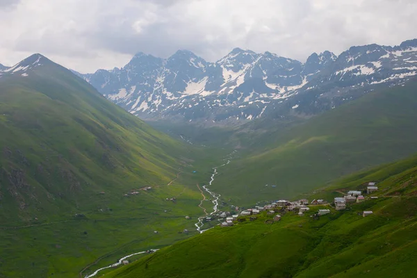 Burası Türkiye 'nin Karadeniz Bölgesi, dağlar Kackars.