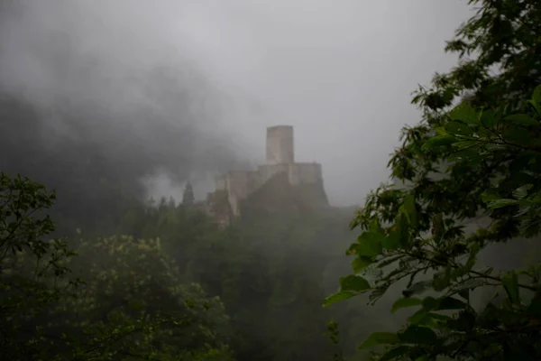 Paisagem Castelo Zilkale Floresta Montanhas Nubladas Castelo Localizado Camlihemsin Rize — Fotografia de Stock