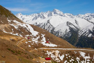 Kackar sıradağları ve yaşam, doğal yaşamla yaşayan insanlar, kış şartları zor..