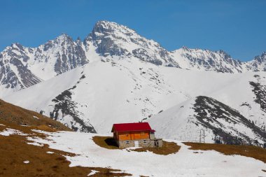 Kackar sıradağları ve yaşam, doğal yaşamla yaşayan insanlar, kış şartları zor..