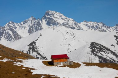 Kackar sıradağları ve yaşam, doğal yaşamla yaşayan insanlar, kış şartları zor..