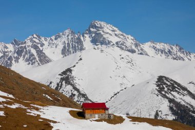 Kackar sıradağları ve yaşam, doğal yaşamla yaşayan insanlar, kış şartları zor..