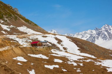 Kackar sıradağları ve yaşam, doğal yaşamla yaşayan insanlar, kış şartları zor..