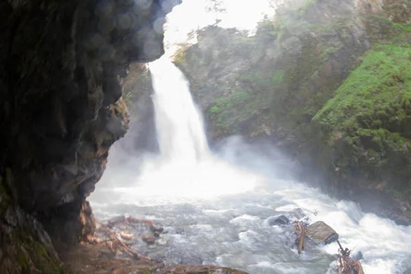 Wodospad Palovit Latem Region Dostaje Ogromnej Ilości Deszczu Ciągu Roku — Zdjęcie stockowe