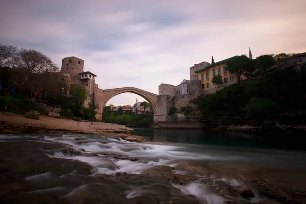 Μόσταρ Βοσνία Ερζεγοβίνη Παλιά Γέφυρα Στάρι Μοστ Τον Σμαραγδένιο Ποταμό — Φωτογραφία Αρχείου