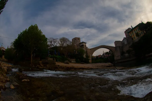 Мостар Боснія Герцеговина Старий Міст Смарагдовою Річкою Неретва — стокове фото