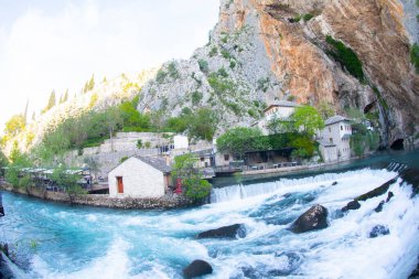 Derviş Evi mi, Blagaj Tekija mı? Bina, Mostar kenti dışında bir Derviş manastırı ve yaklaşık 600 yaşında - Blagaj, Mostar - Bosna-Hersek