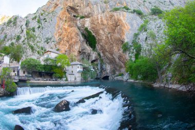 Derviş Evi mi, Blagaj Tekija mı? Bina, Mostar kenti dışında bir Derviş manastırı ve yaklaşık 600 yaşında - Blagaj, Mostar - Bosna-Hersek