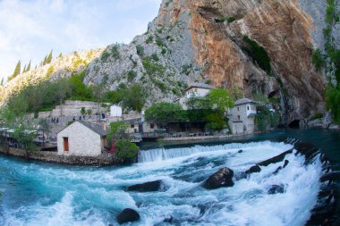 Derviş Evi mi, Blagaj Tekija mı? Bina, Mostar kenti dışında bir Derviş manastırı ve yaklaşık 600 yaşında - Blagaj, Mostar - Bosna-Hersek