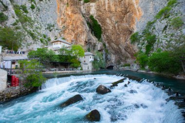 Derviş Evi mi, Blagaj Tekija mı? Bina, Mostar kenti dışında bir Derviş manastırı ve yaklaşık 600 yaşında - Blagaj, Mostar - Bosna-Hersek