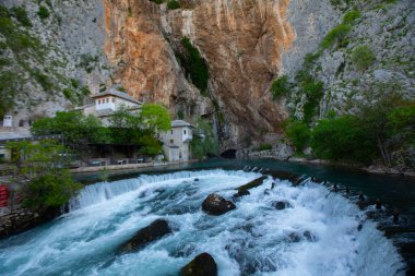 Derviş Evi mi, Blagaj Tekija mı? Bina, Mostar kenti dışında bir Derviş manastırı ve yaklaşık 600 yaşında - Blagaj, Mostar - Bosna-Hersek