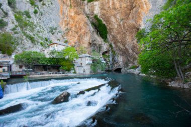Derviş Evi mi, Blagaj Tekija mı? Bina, Mostar kenti dışında bir Derviş manastırı ve yaklaşık 600 yaşında - Blagaj, Mostar - Bosna-Hersek
